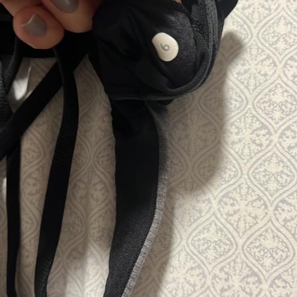 Lululemon Slay The Studio 2-In-1 Tank, size 6 - Picture 4 of 8